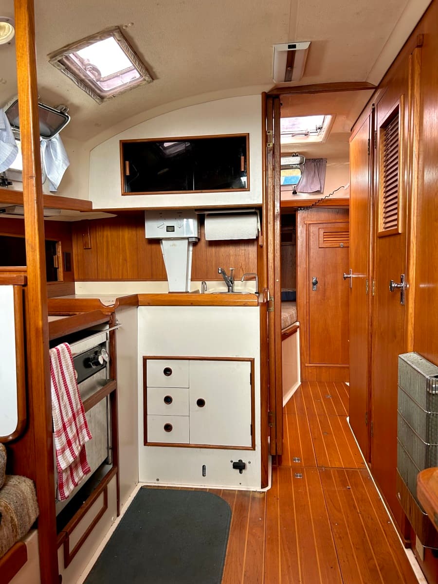 1984 Hinterhoeller Nonsuch 30 Ultra