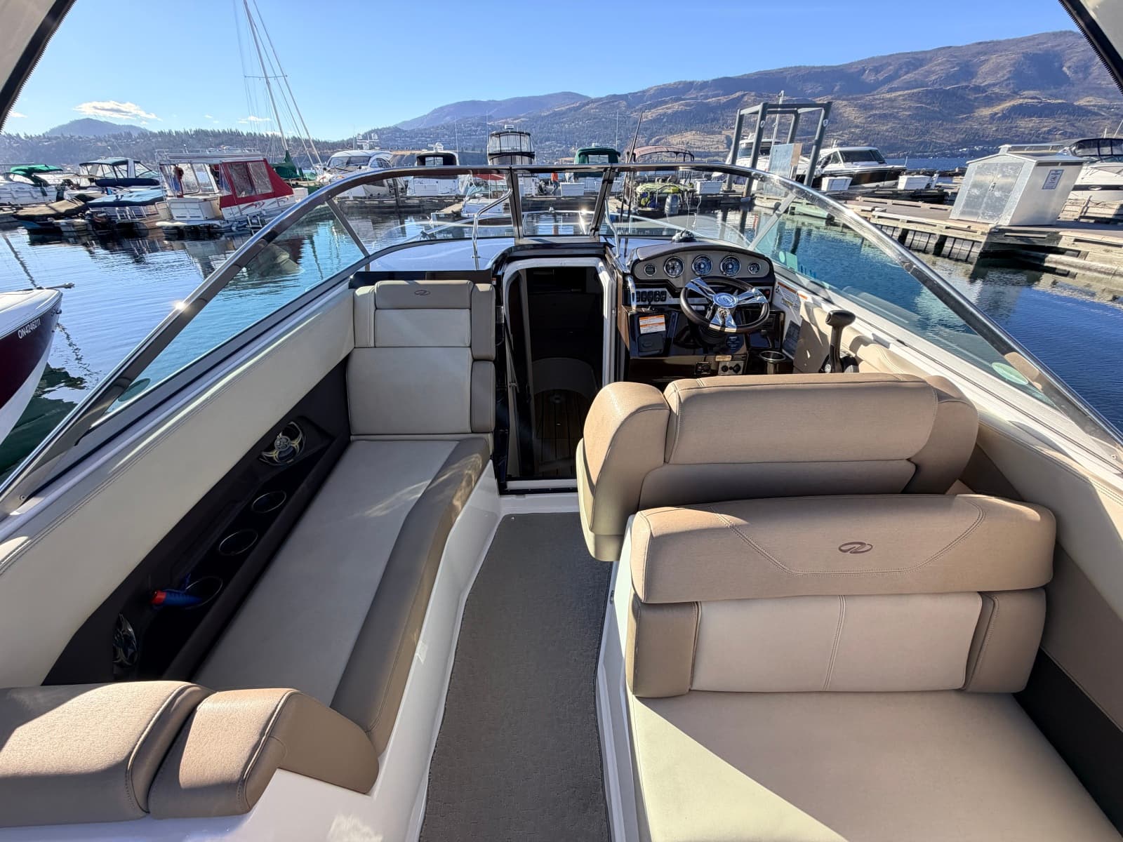 2014 Regal 28 Express