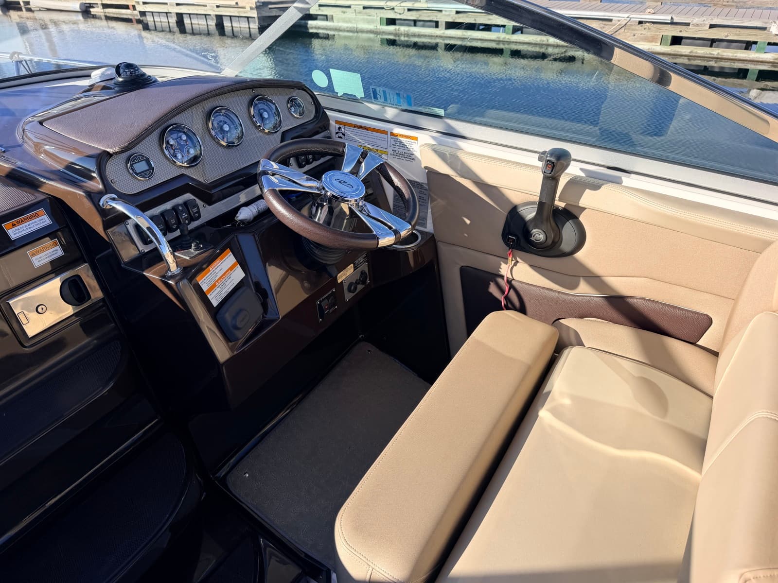 2014 Regal 28 Express