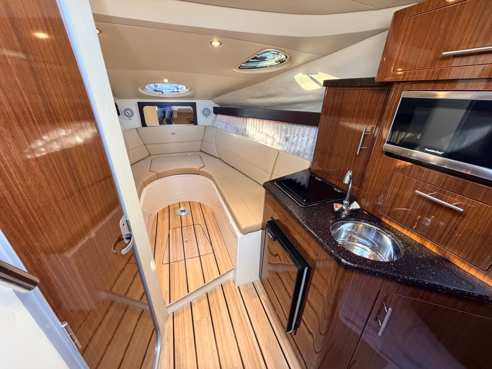 2014 Regal 28 Express
