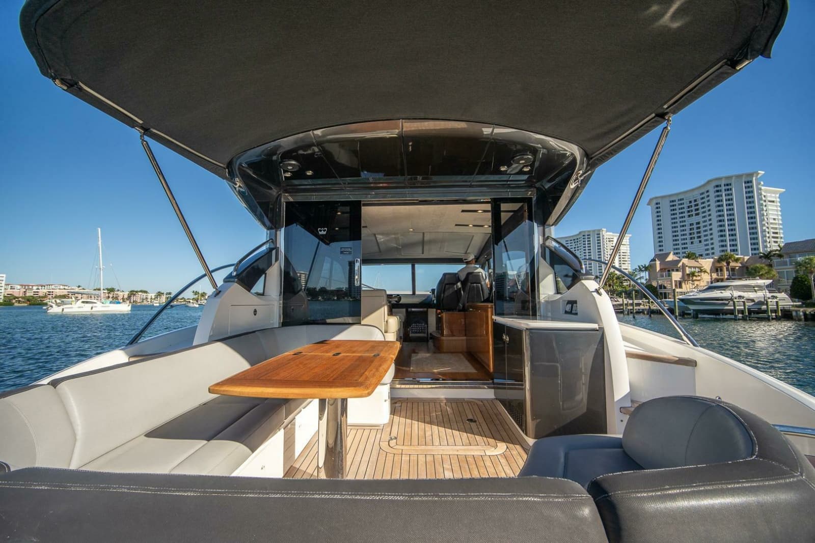 2016 Princess V48