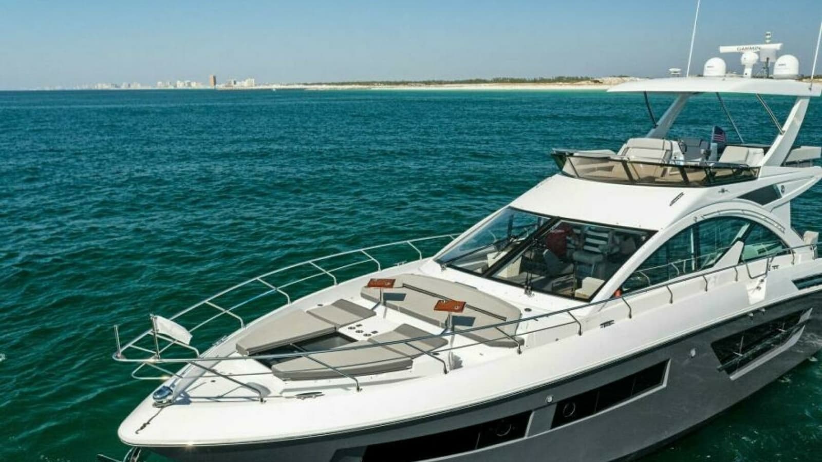 2023 Cruisers Yachts 60 Cantius Fly- Port Bow