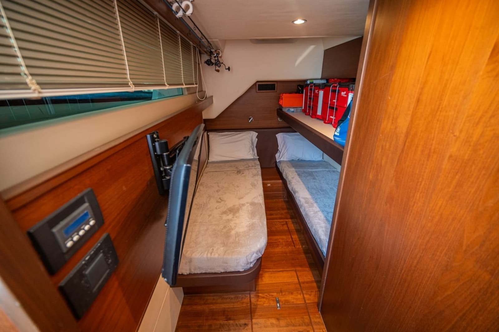 2017 Princess 68 Flybridge