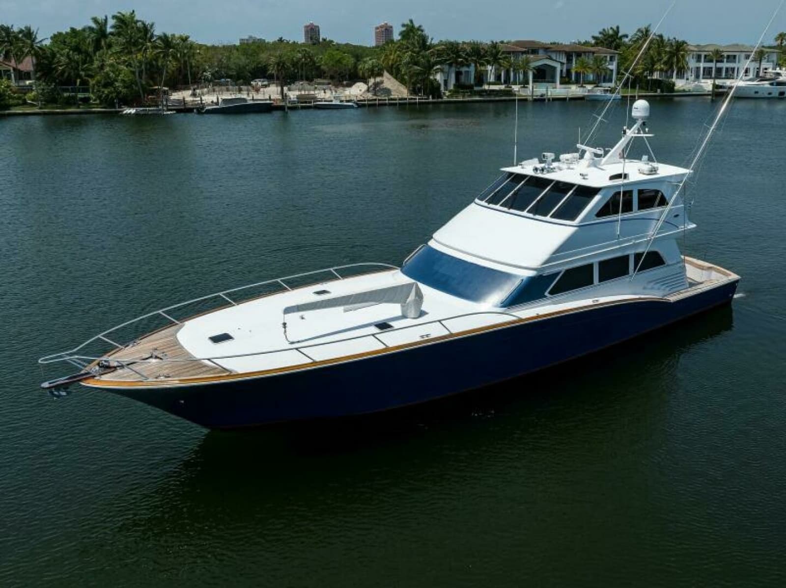 2004 Sea Force IX 82 Enclosed Bridge