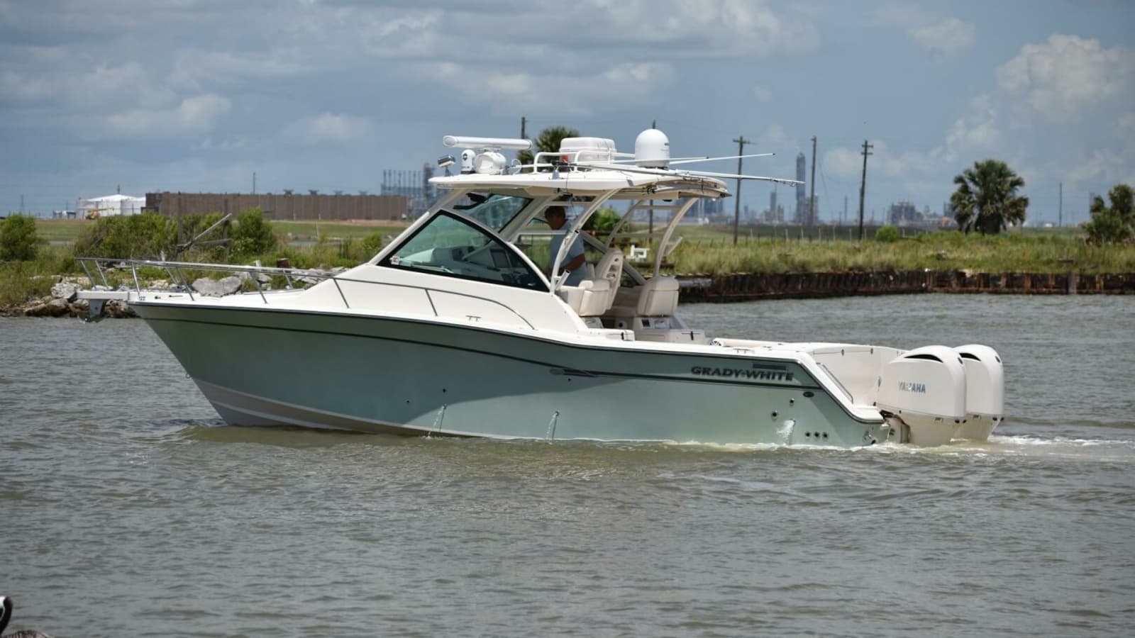 2016 Grady-White 330 Express