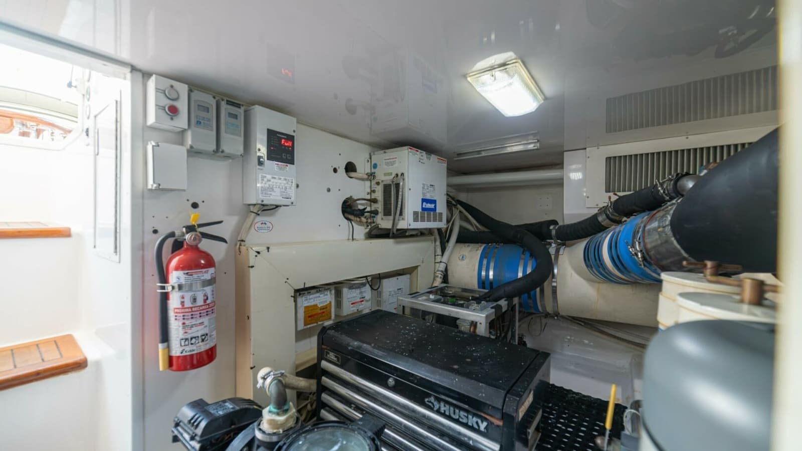 2006 Viking 56 "Scandaloso" - Engine room