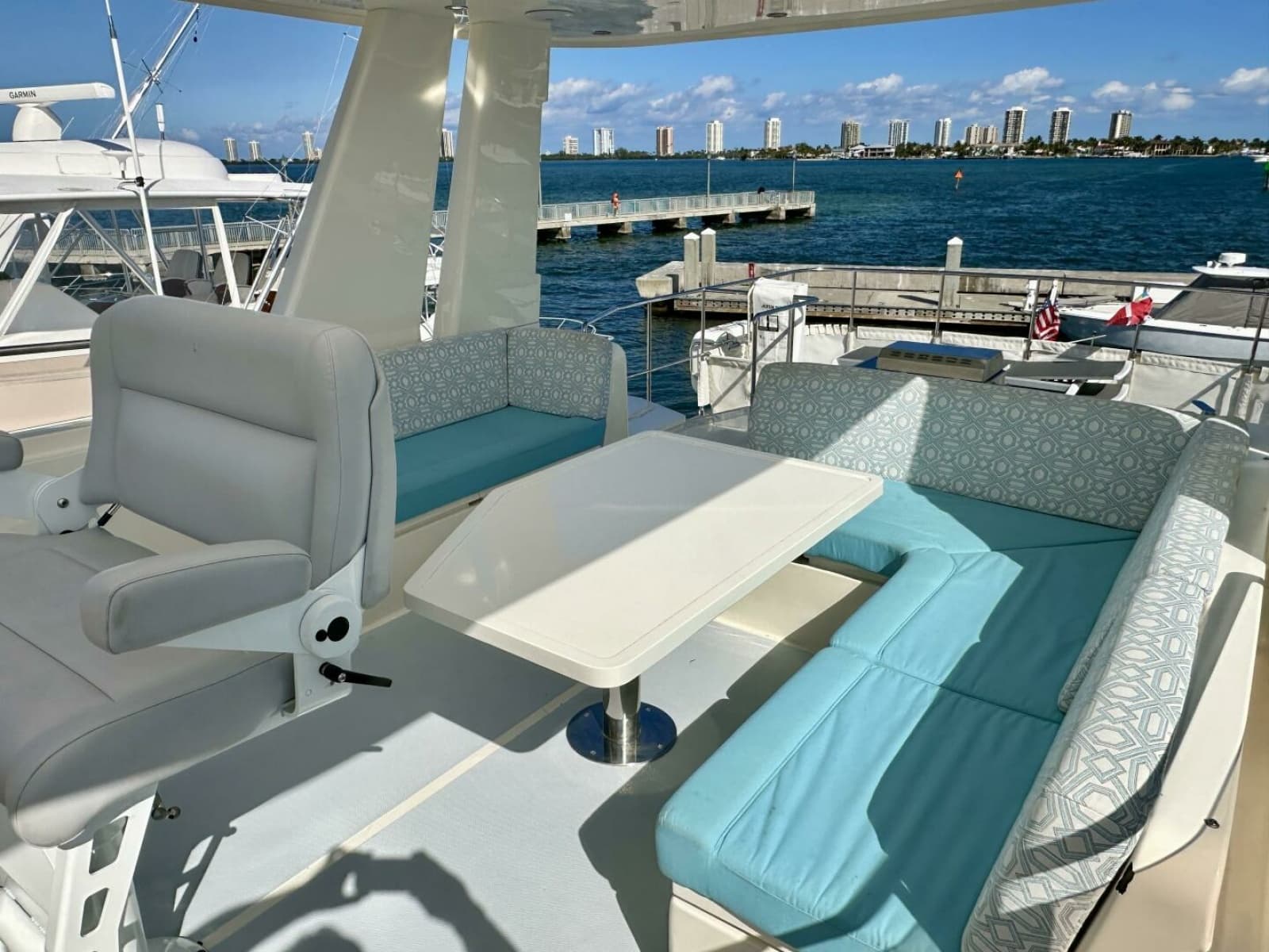 Outer Reef 62 SOUTH  PAWS - Flybridge