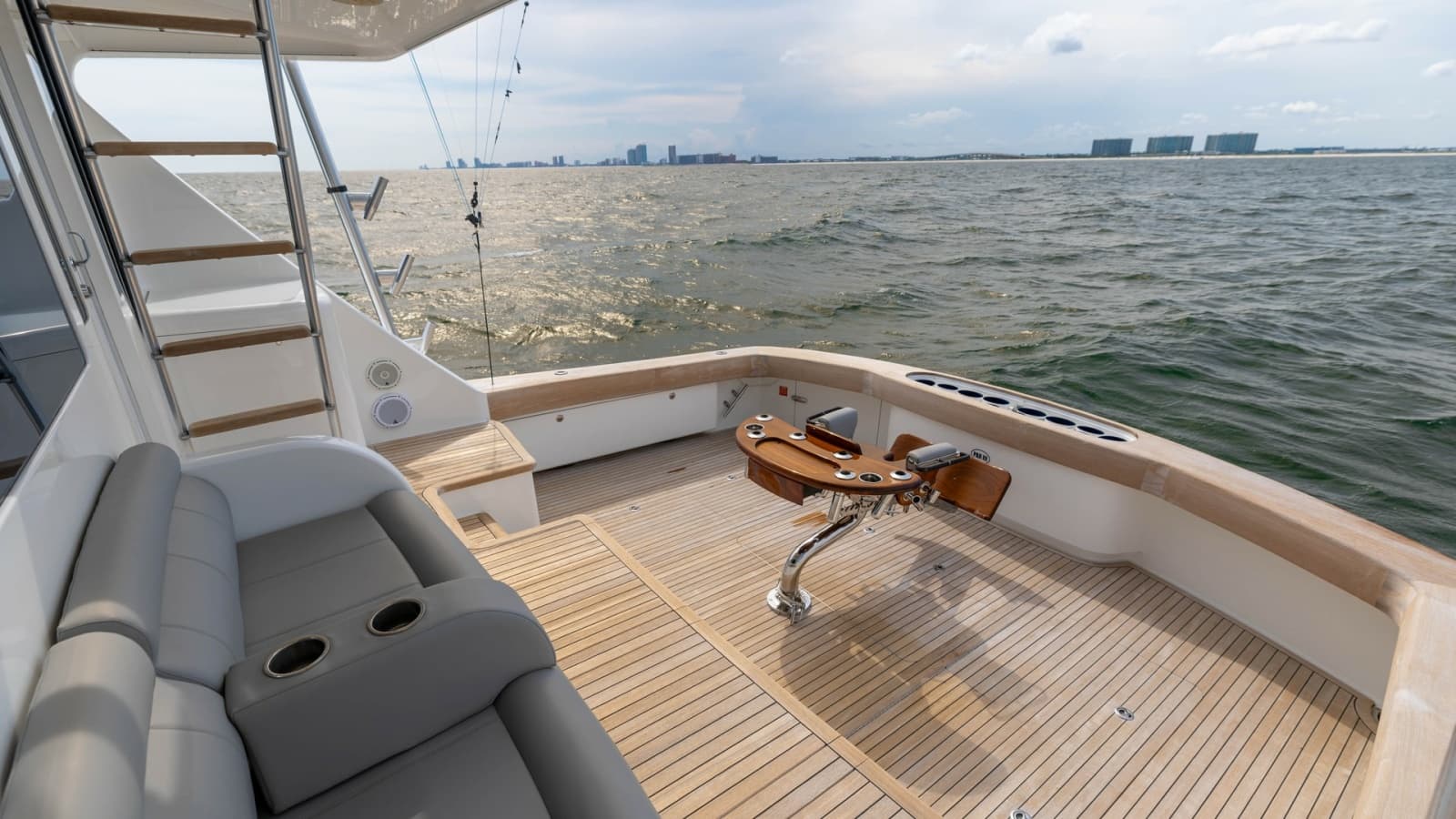 Spacious Aft Deck with Fighting Chair