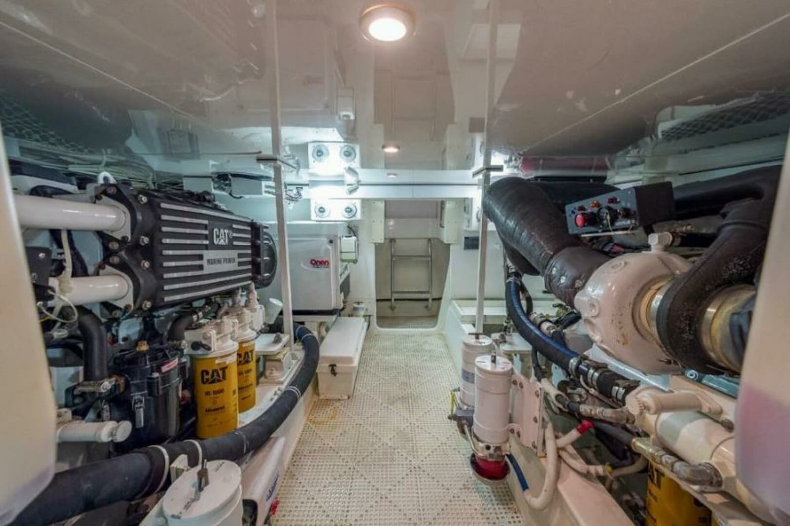 Post 53 - Ros Lyn - Engine Room