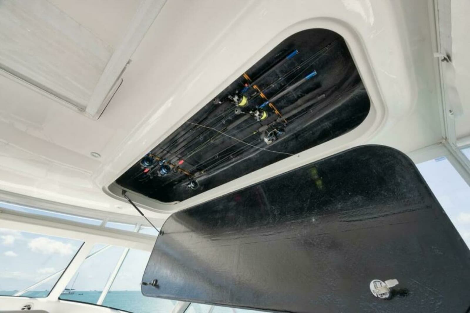 Viking 42 GAMECHANGER - Flybridge