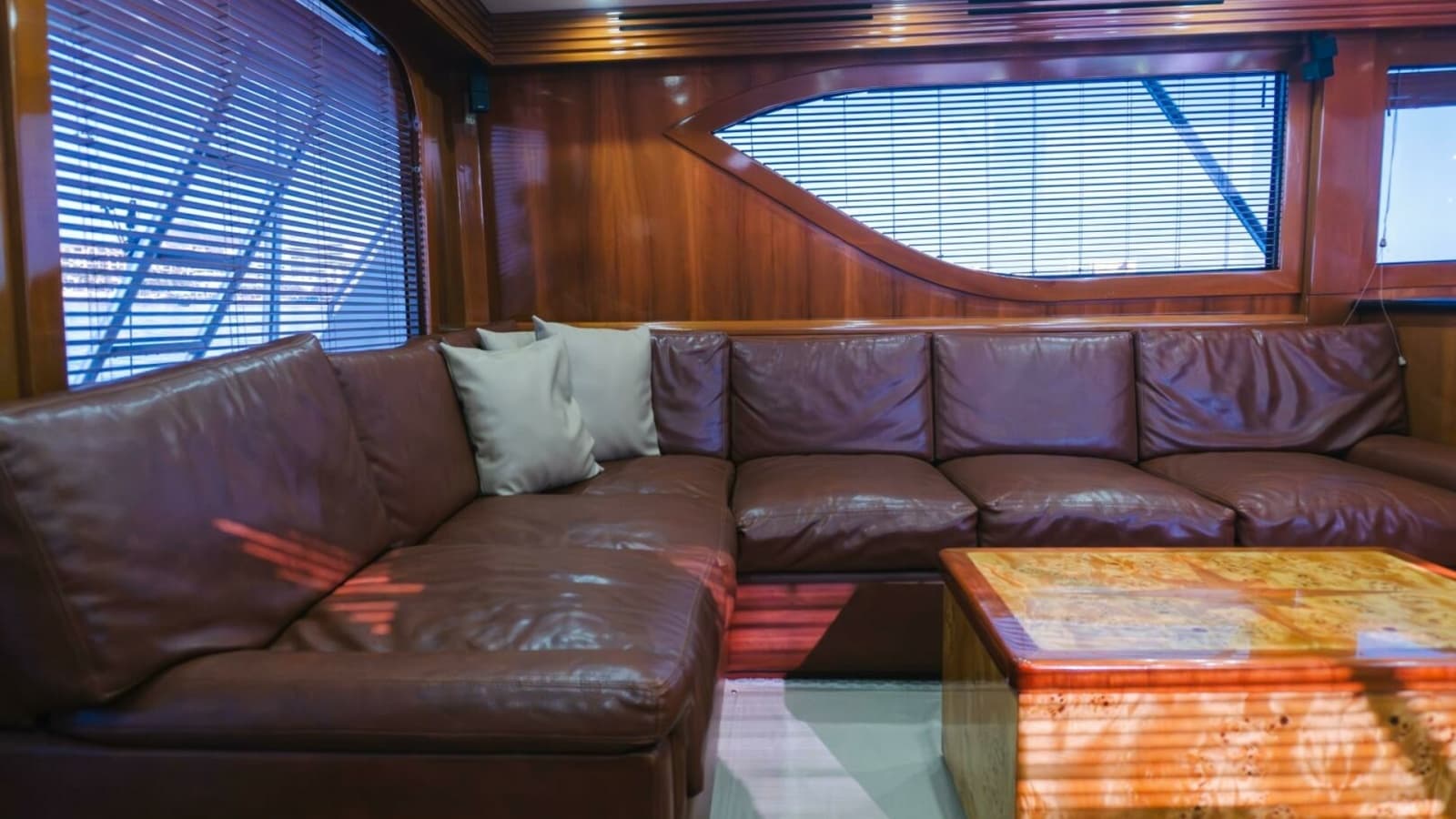 2001 Hatteras 60 Convertible - Sinyorita Salada