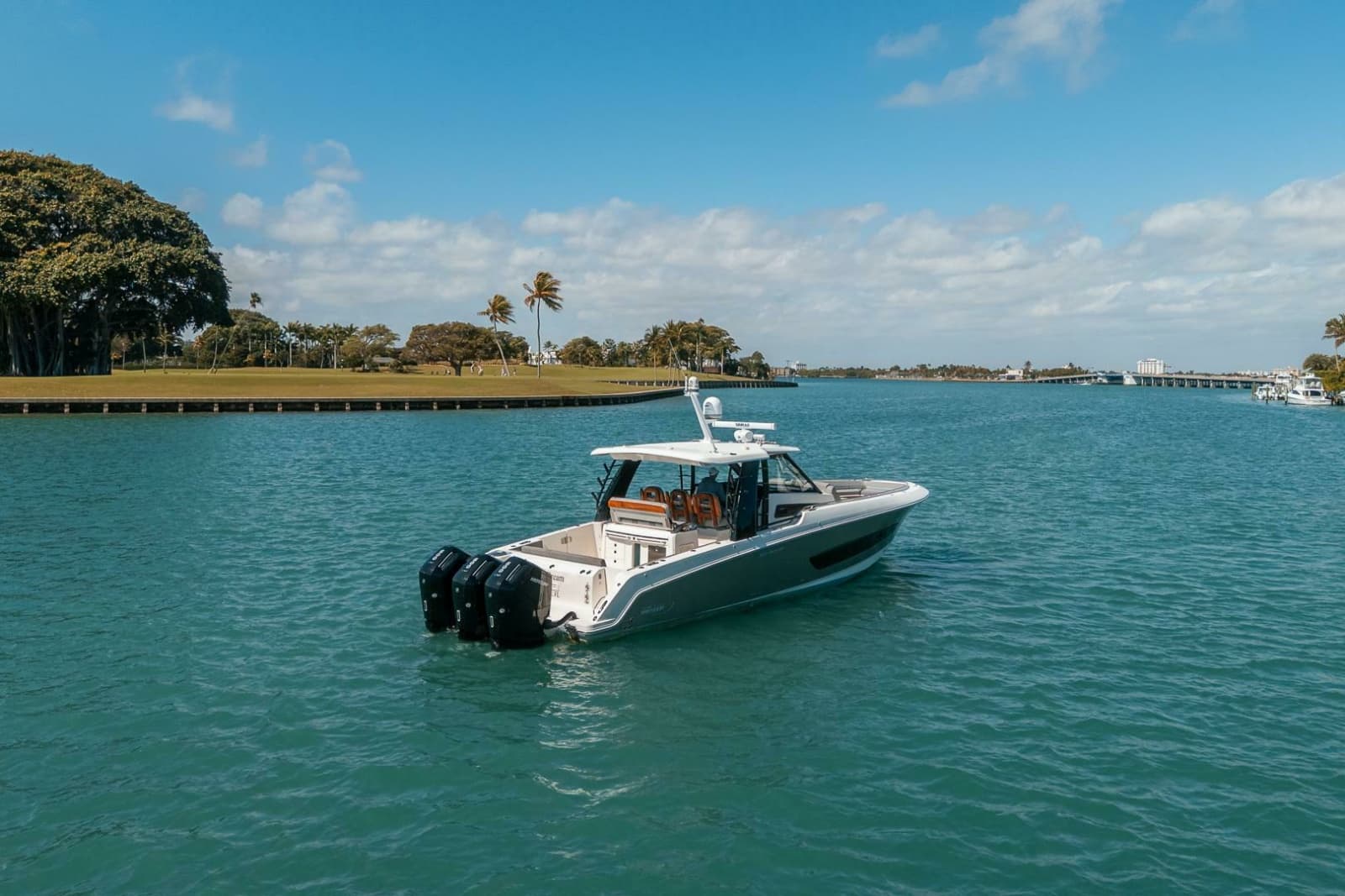 2023 Boston Whaler 420 Outrage