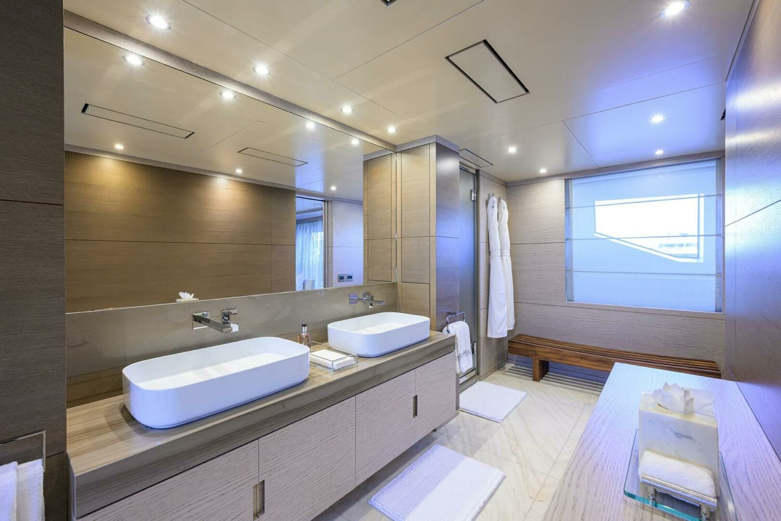 Benetti 132 - Cofina - Interior Head