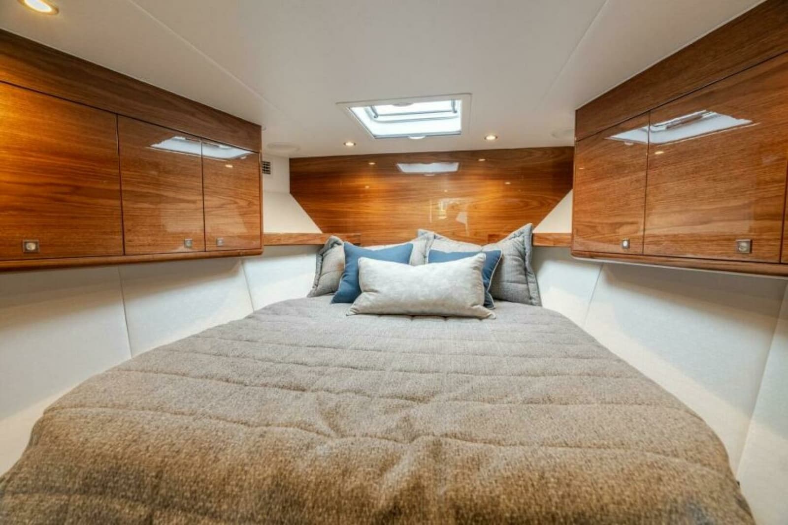 Viking 46 Billfish - Forward Stateroom