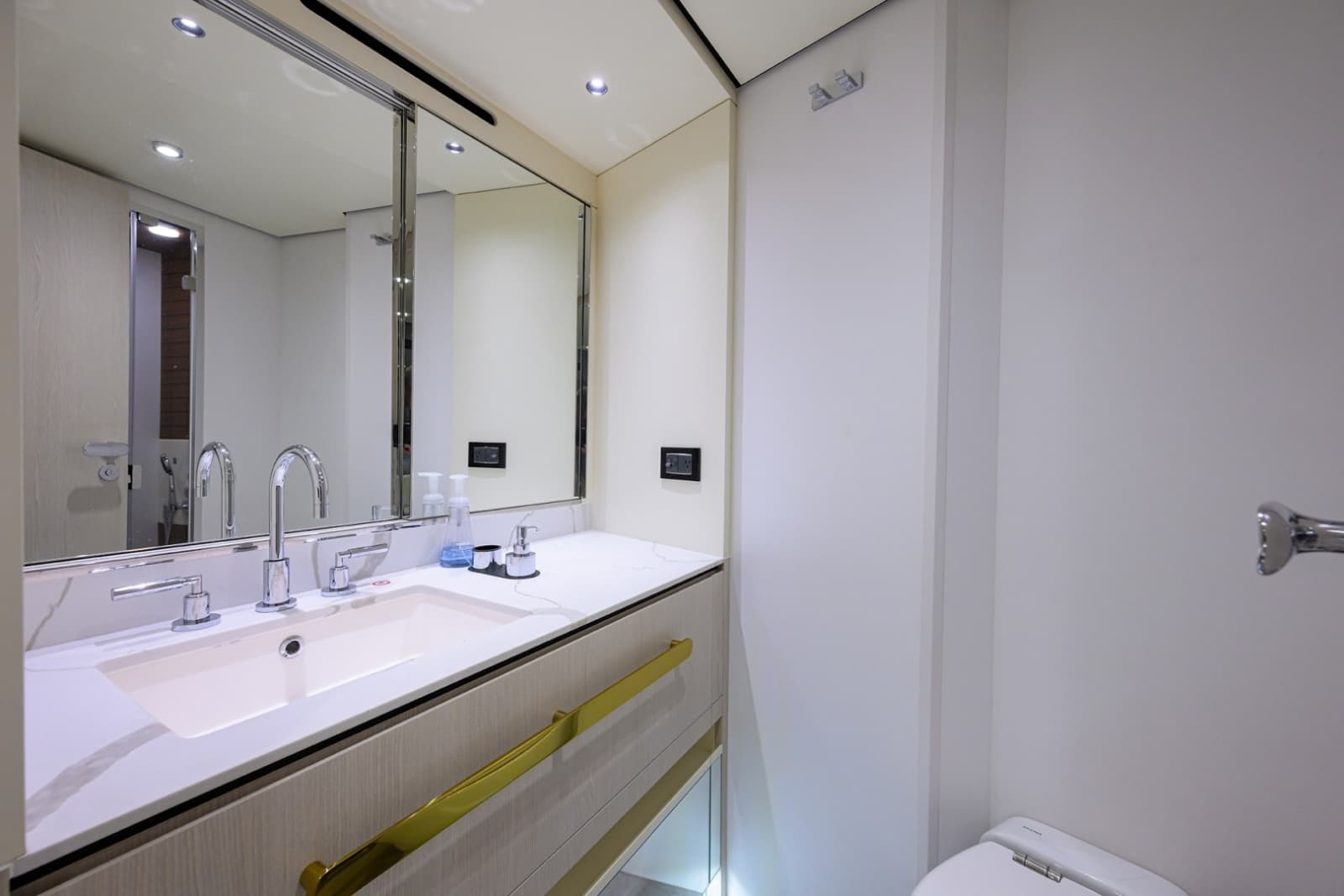Azimut 78 - DT78 - Guest Head