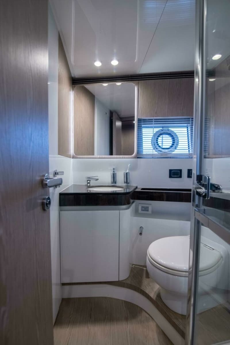 Azimut 70 Triple Play -
