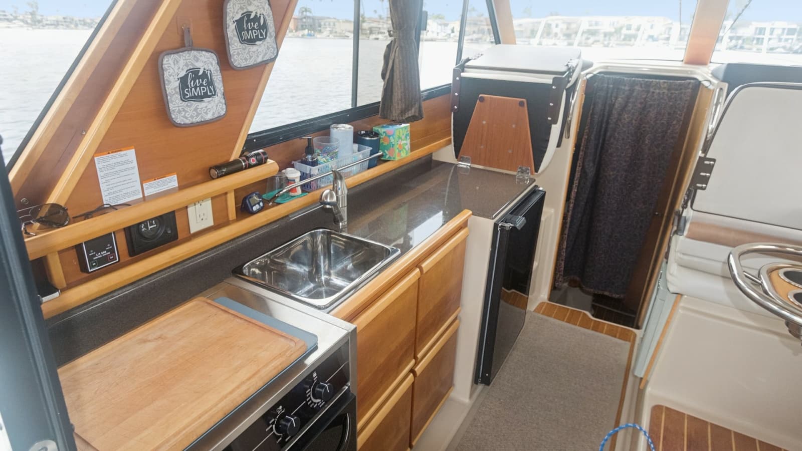 2014 Cutwater 28 "blue fish"