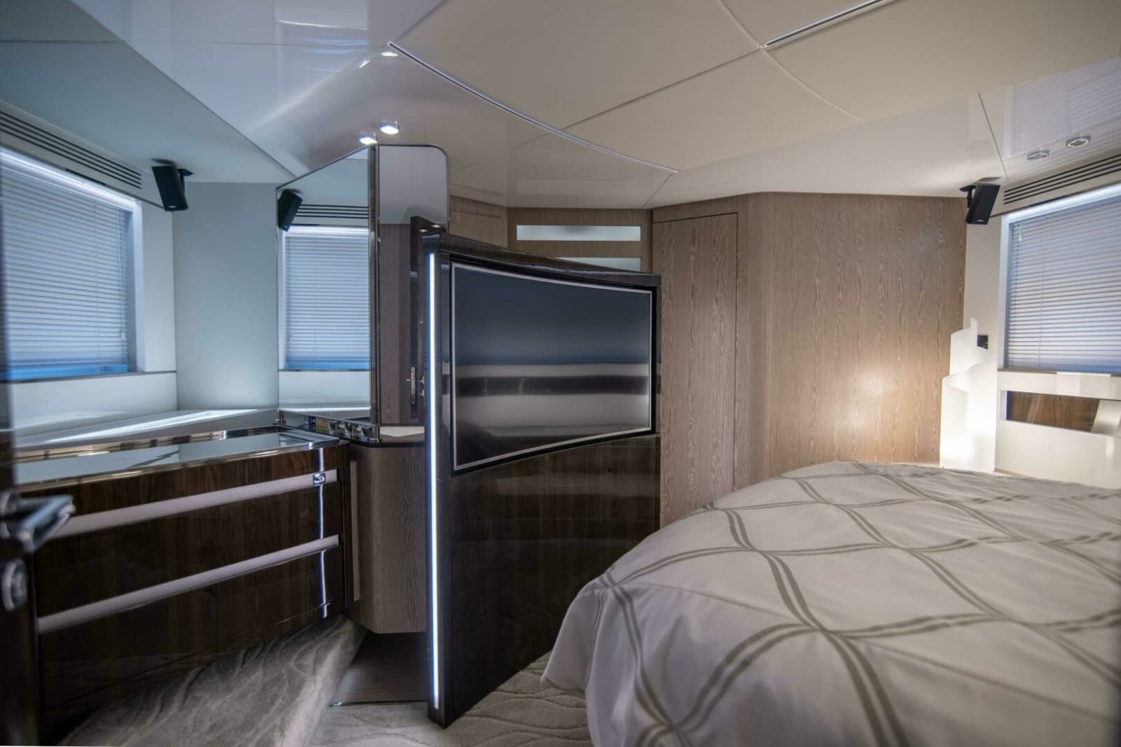 Azimut 70 Triple Play -