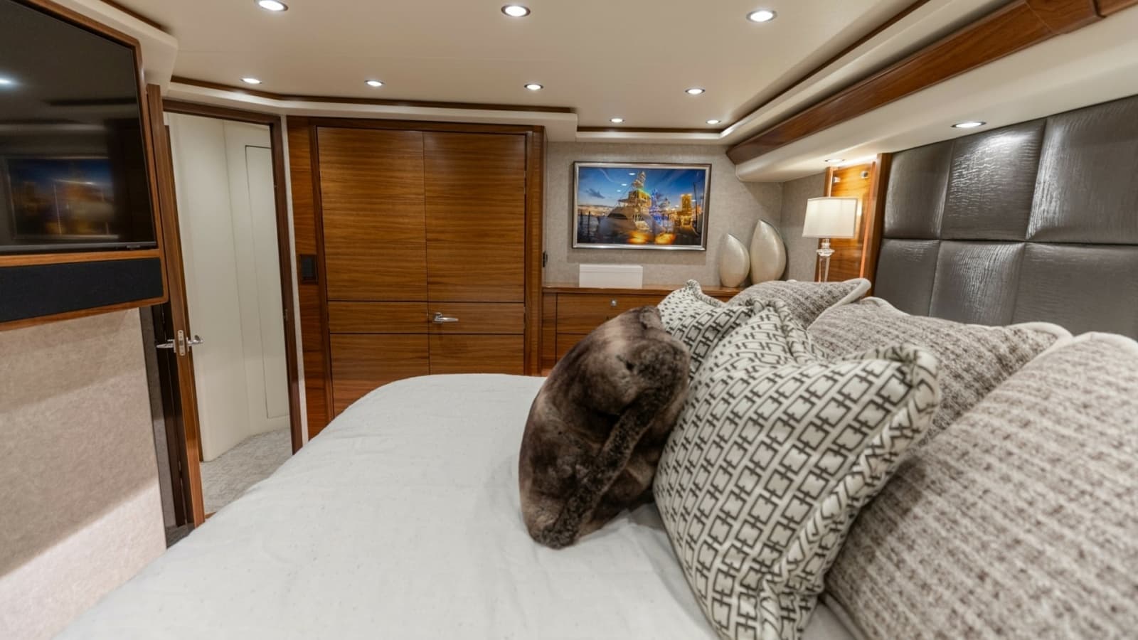 2023 Viking 72 Convertible- TEAM SUPREME- Master Stateroom