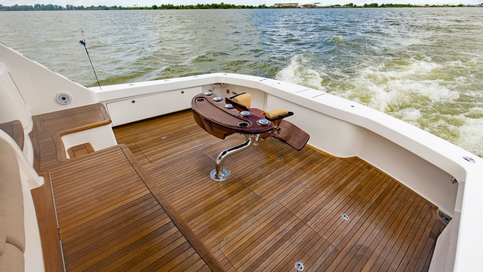 2017 72 Viking Enclosed Bridge Share-E Rear Deck (15)