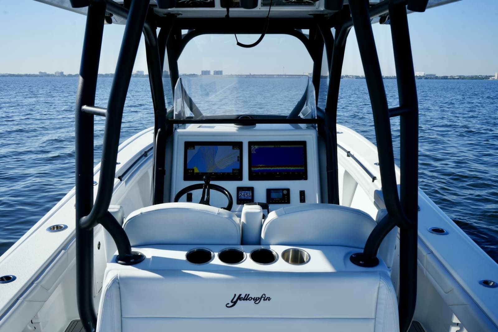 Yellowfin 32 Luhn 32- Center Console