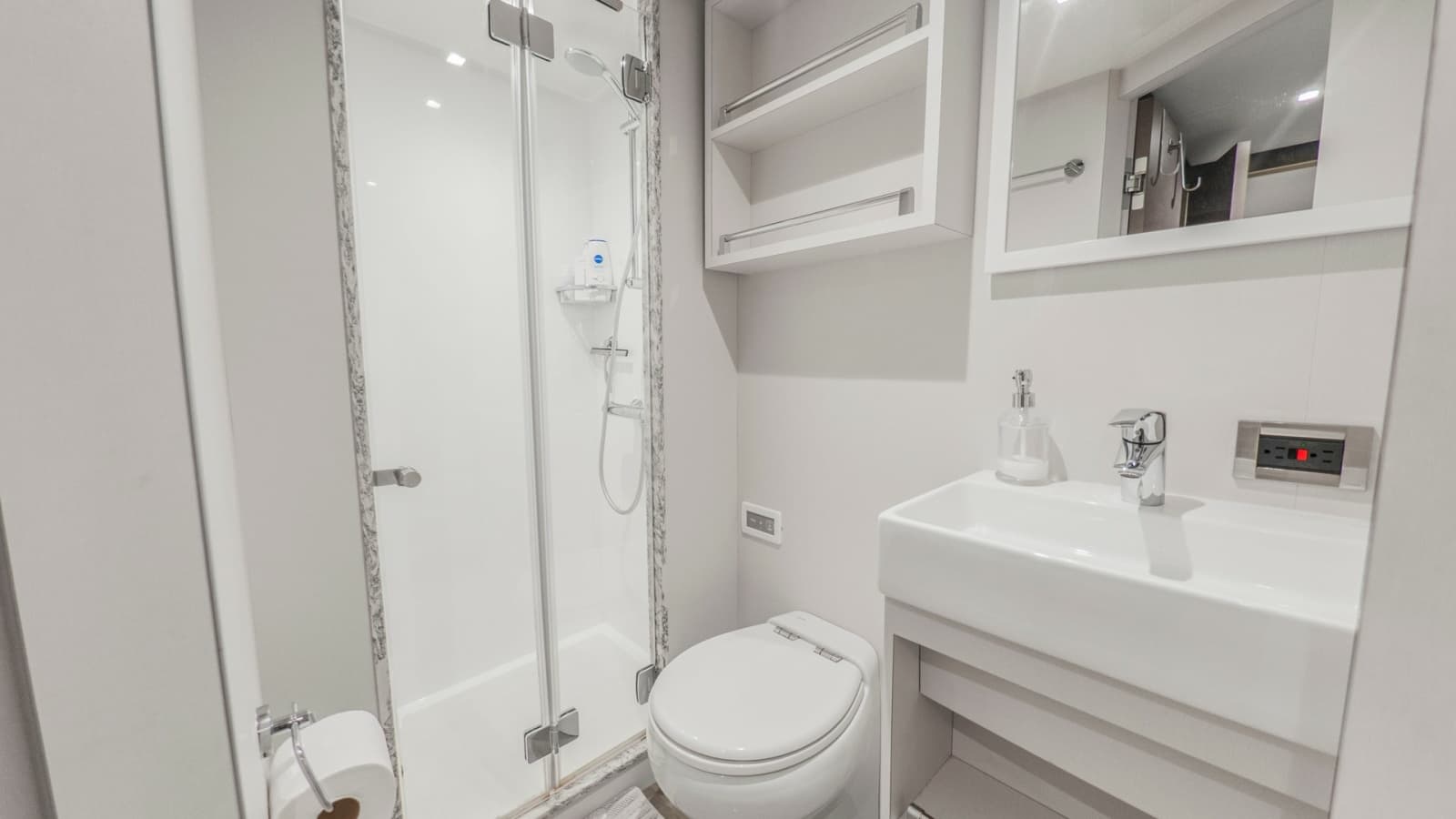 2024 Ocean Alexander 28E "LONE STAR" Crew Quarters Ensuite Head