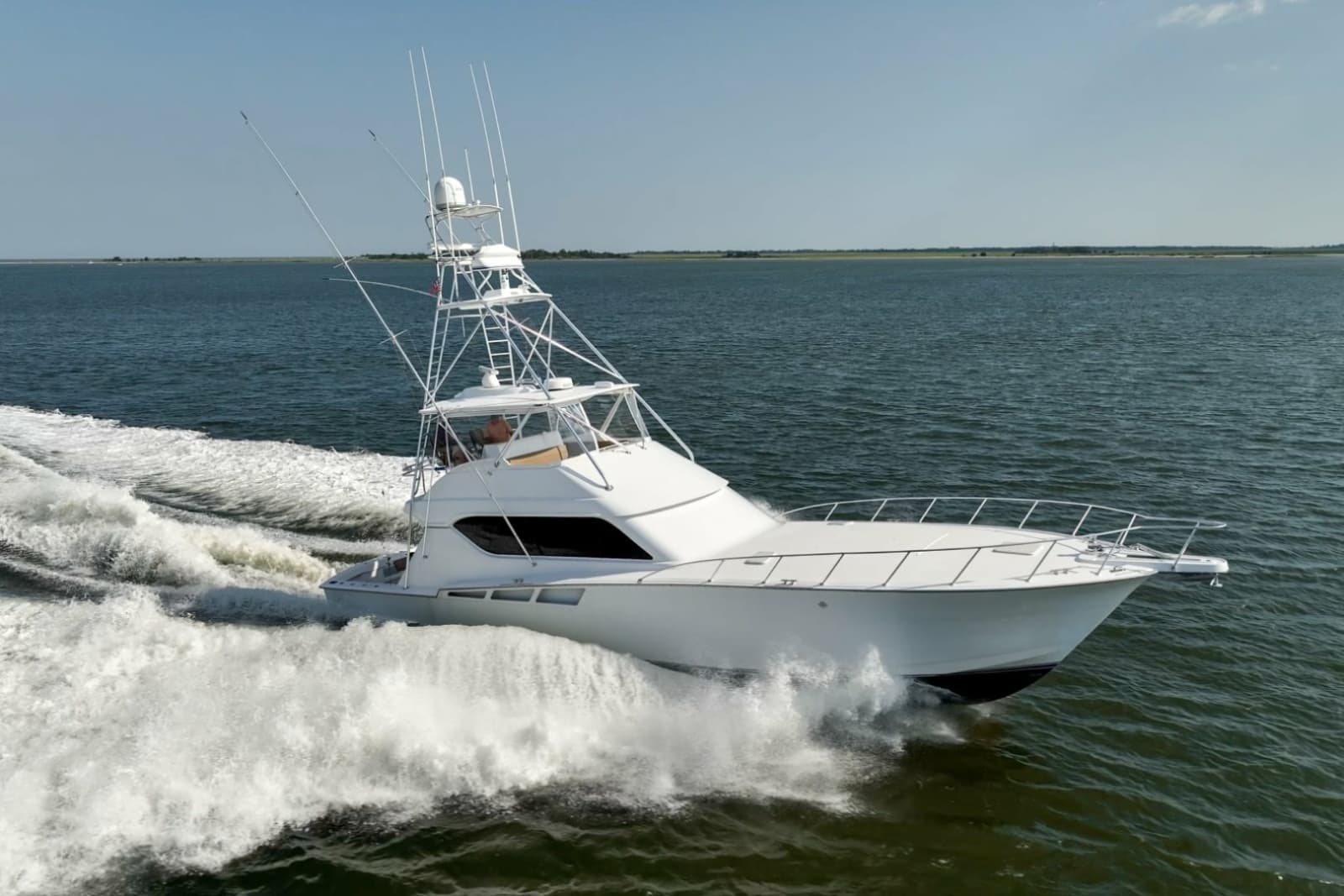 Hatteras 60 Reel Hook'Up - Exterior Profile