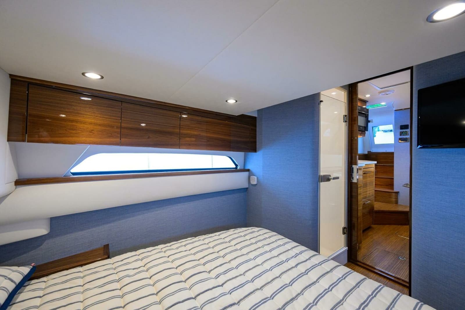 Valhalla 55 - LITTLE KEMOSABE - Master Stateroom