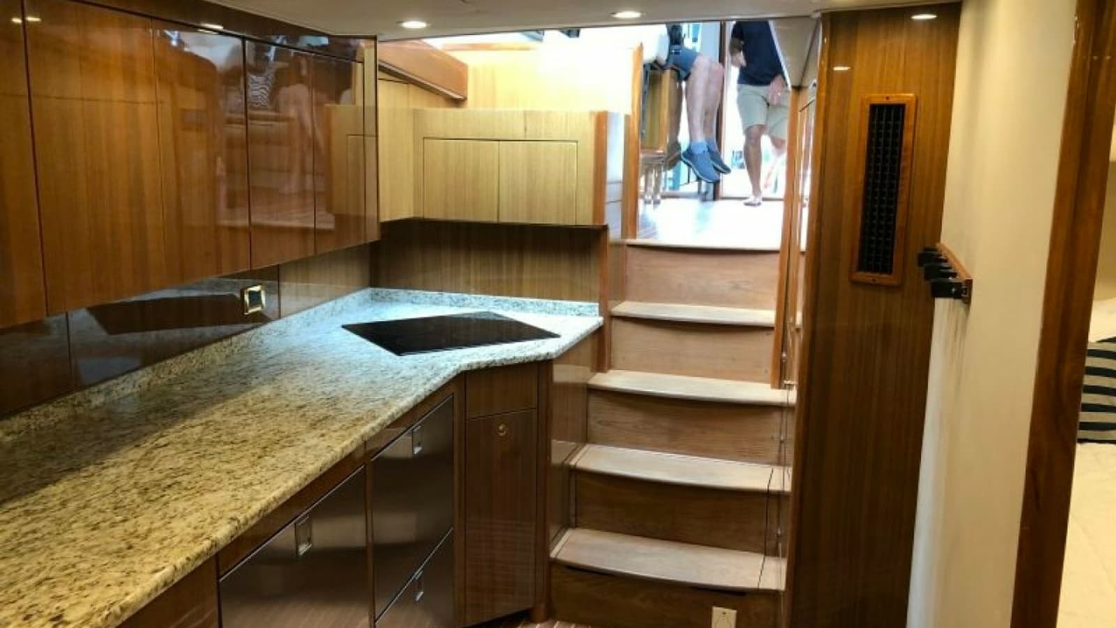 2008 Viking 52 Sport Coupe She's All Hooked Up