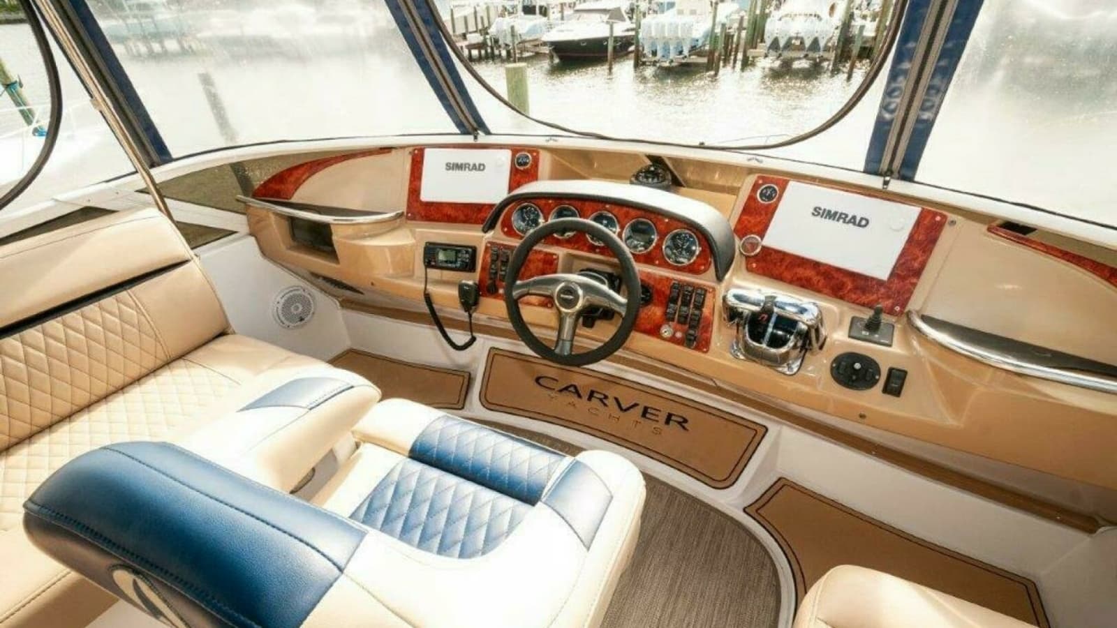 2002 Carver 444 CPMY- Graham's Enterprise