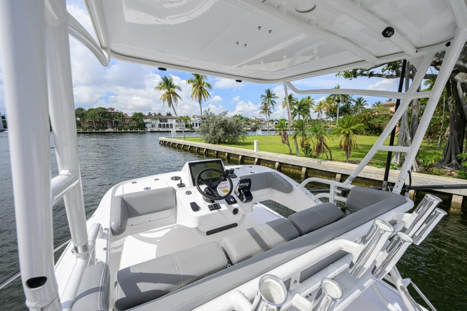 Everglades 45 GALLANT LADY - Tower
