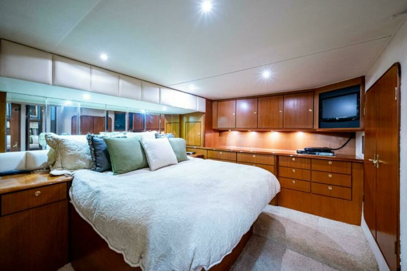 1999 Ocean Yachts 60 Convertible