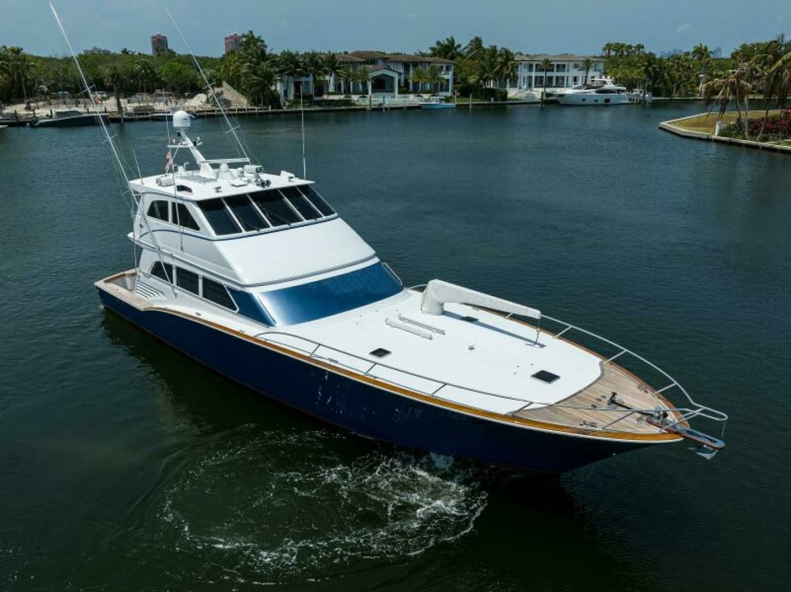 2004 Sea Force IX 82 Enclosed Bridge