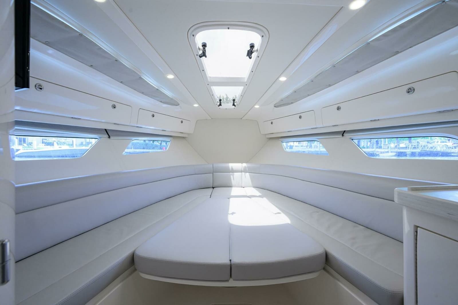 Intrepid 41 - Forward Berth