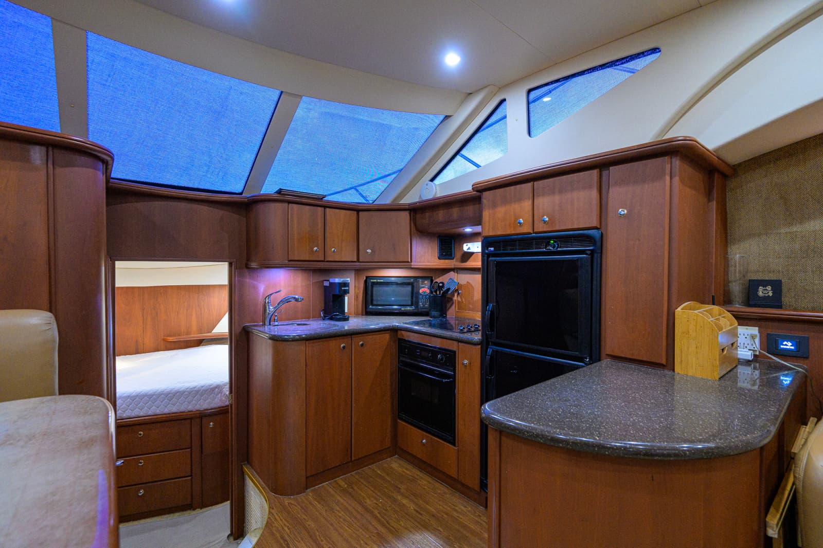 2005 Silverton 39 Motor Yacht