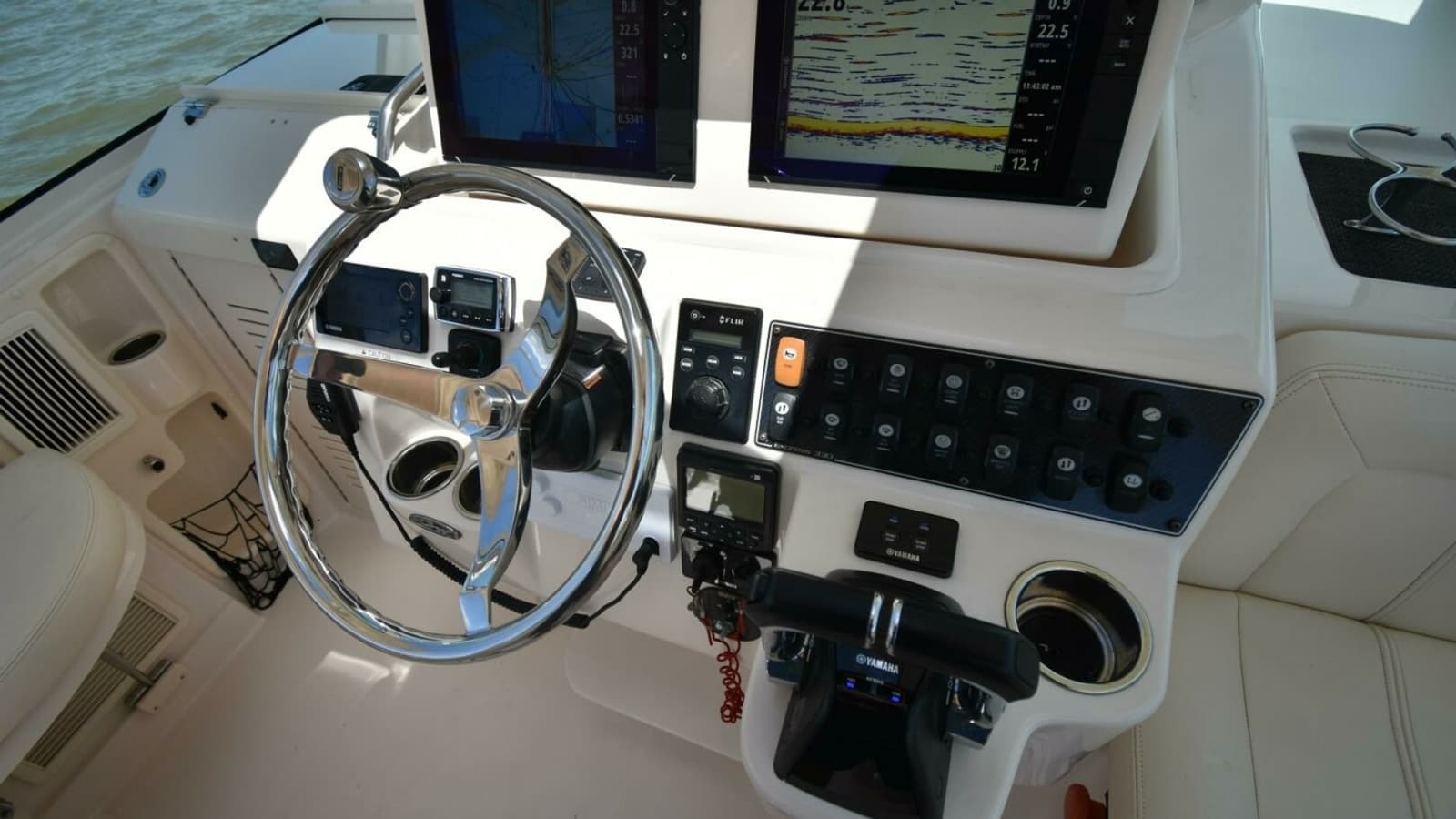 2016 Grady-White 330 Express