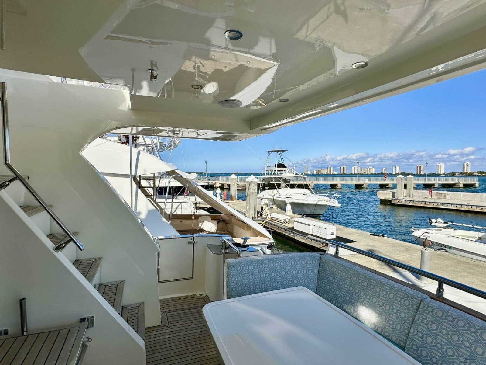 Outer Reef 62 SOUTH  PAWS  - Main Deck Aft