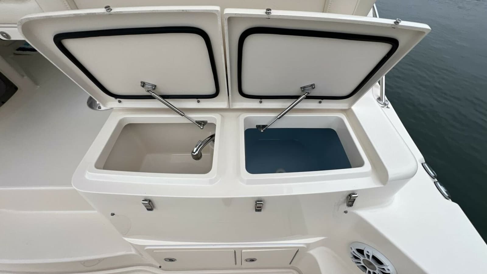 2018 Grady-White 370 Express "Be Chumming"