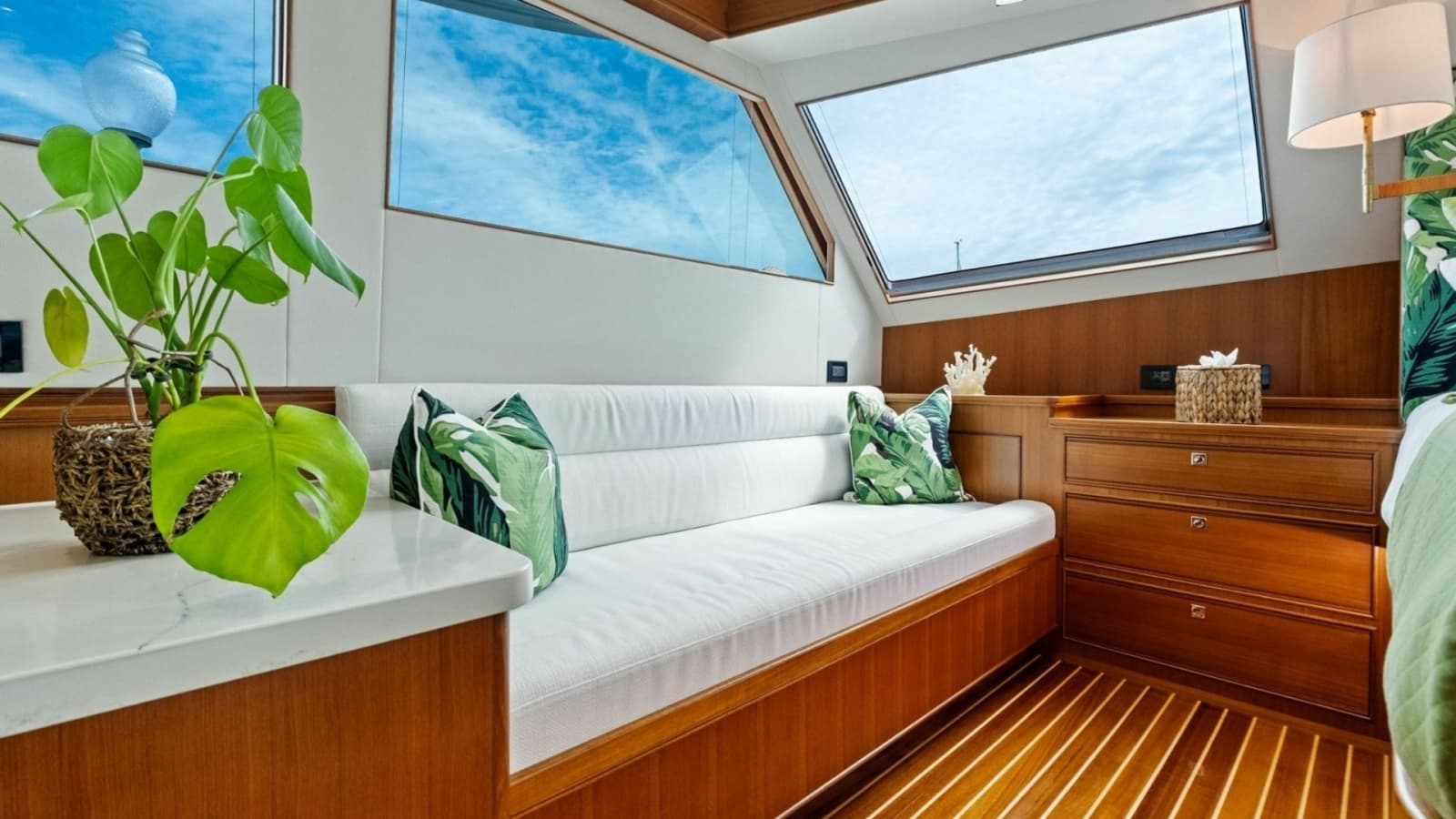 2024 Marlow 90 V - Artemis II