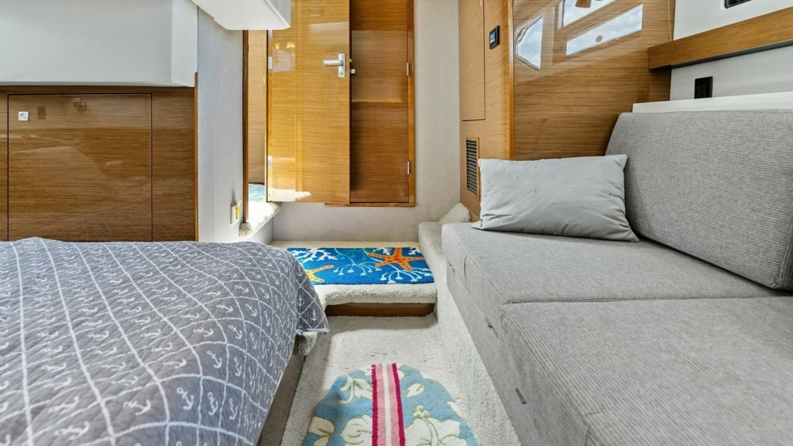 2019 Cruisers Yachts 42 Cantius 'Truly Ineffable'