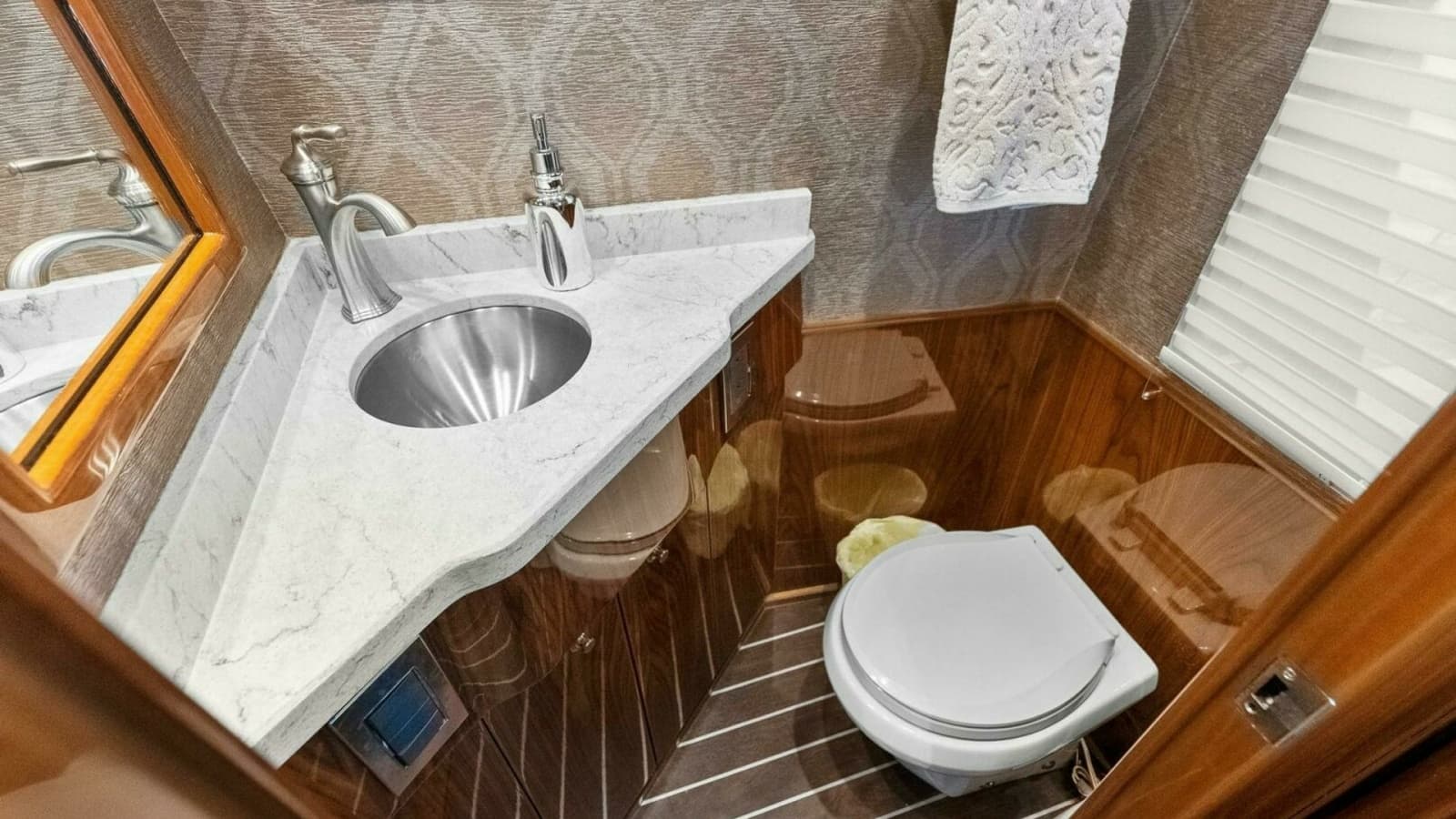2022 Viking 68 Enclosed Bridge- PIPE DREAM- Day Head
