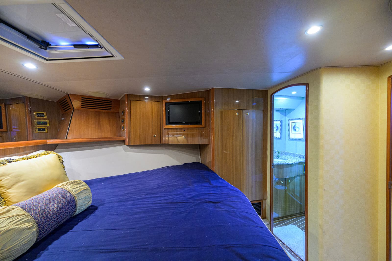 2006 Viking 68 Enclosed Bridge