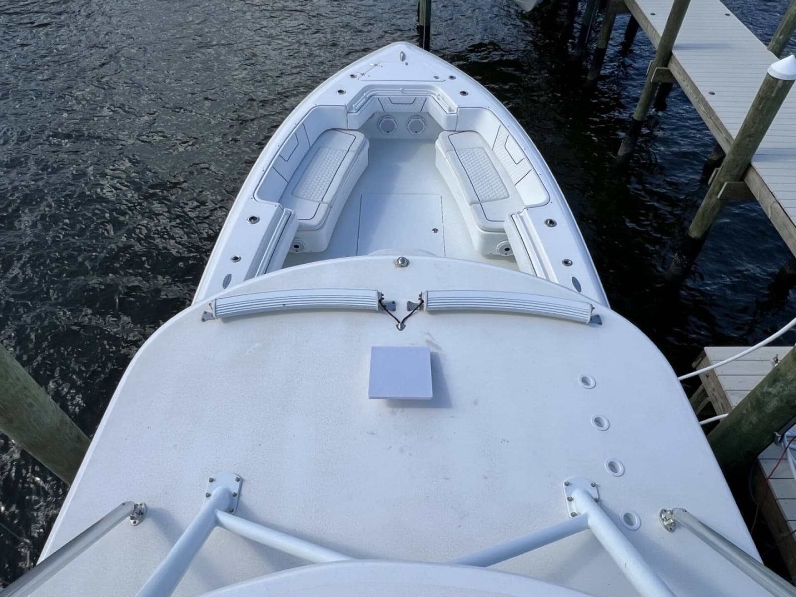 Contender 44 NAUTI GIRL - Tower