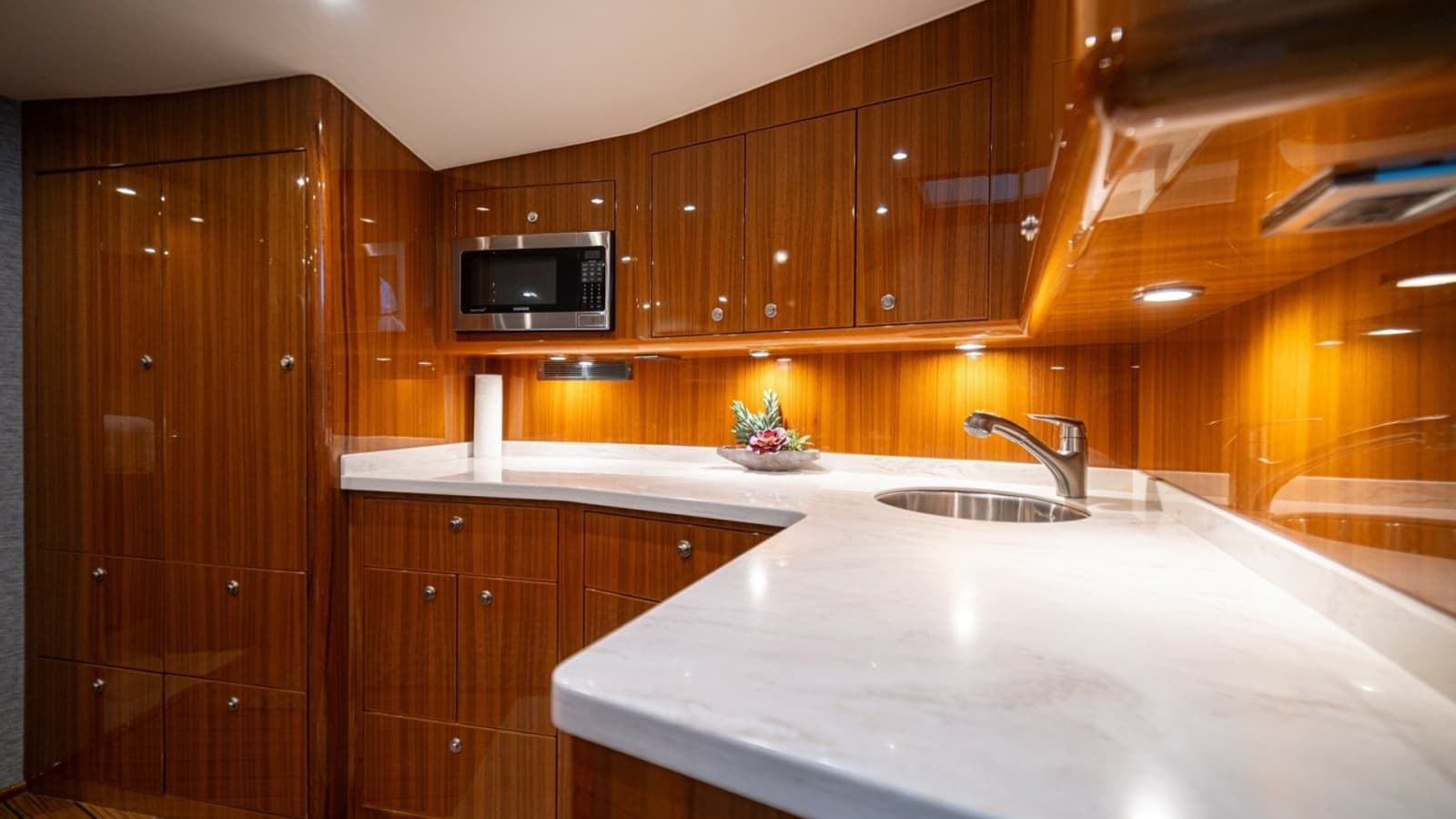 2023 Viking 46 Billfish Galley