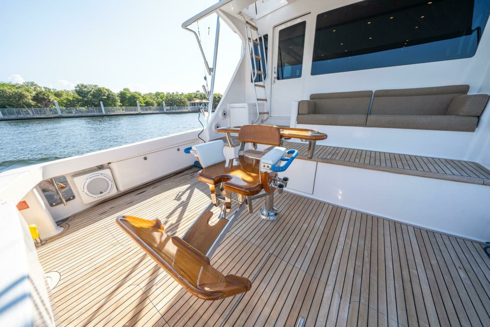 2006 Viking 68 Convertible