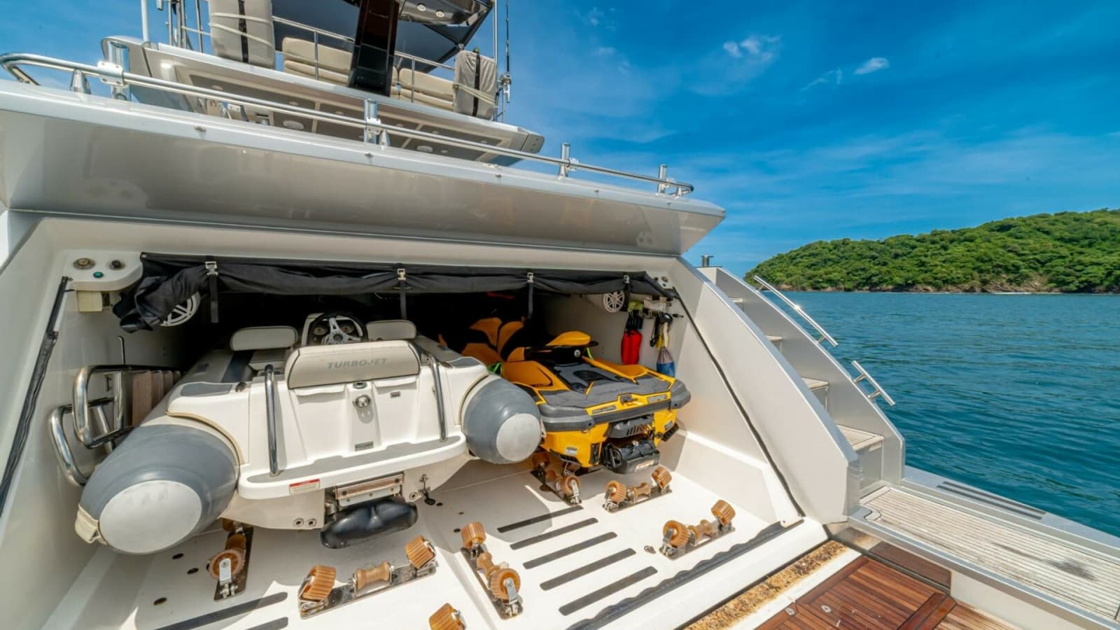 2017 Azimut 77 "Carpe Diem"