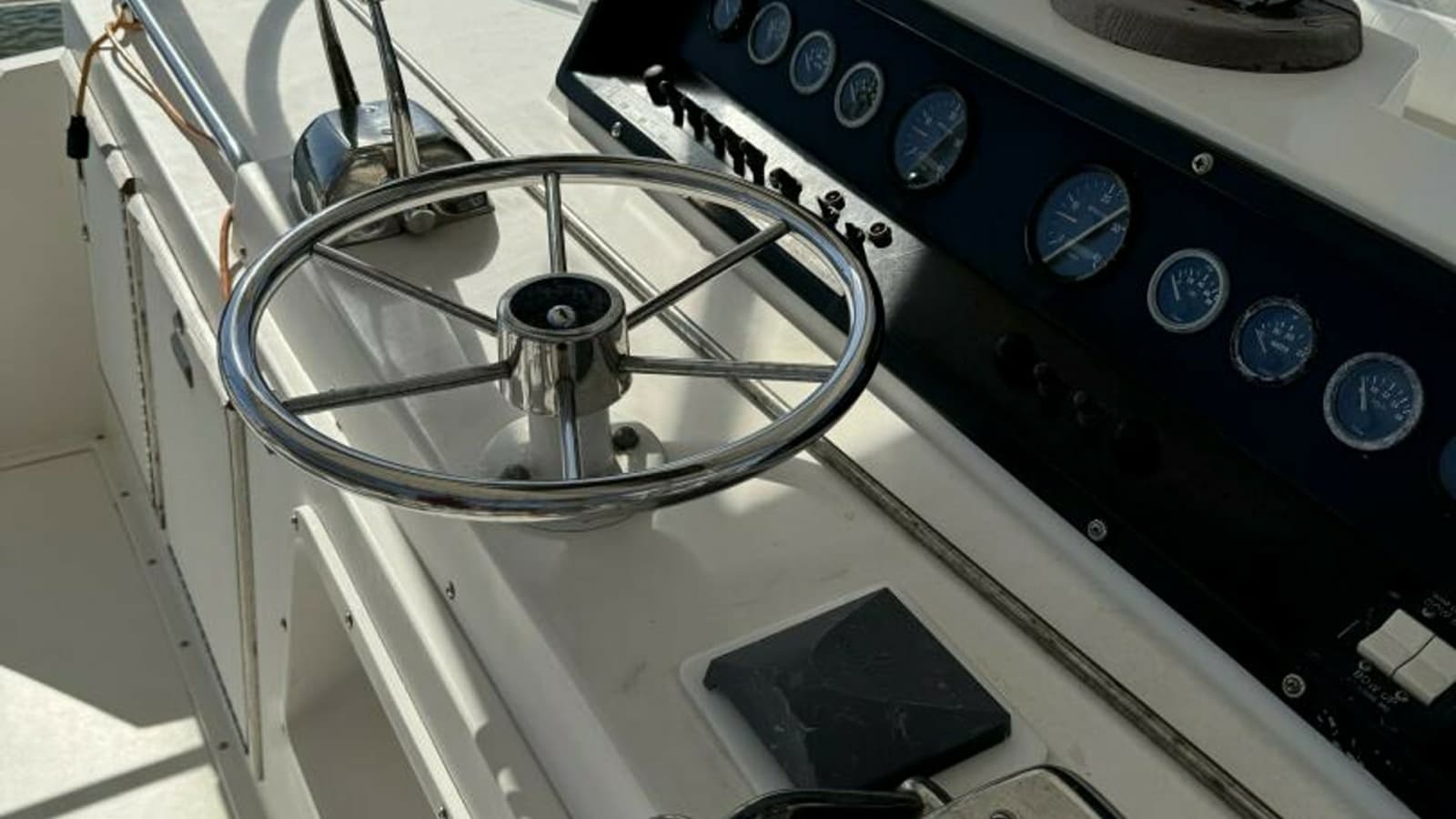 1983 Bertram 385 Convertible Cast Off II