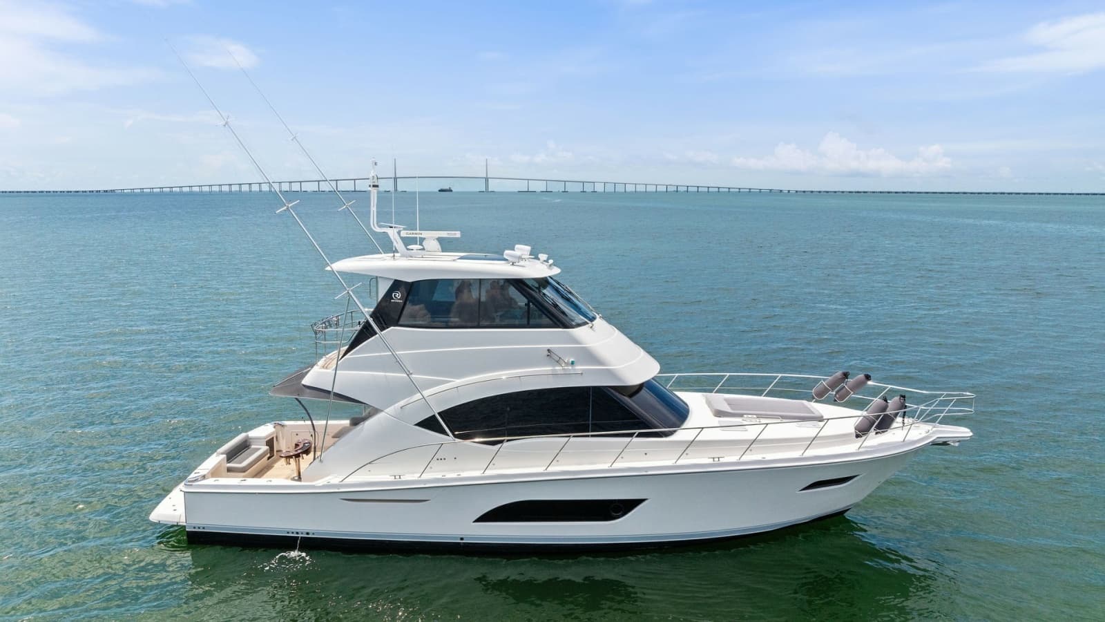Side Profile of Riviera 57 Enclosed Bridge