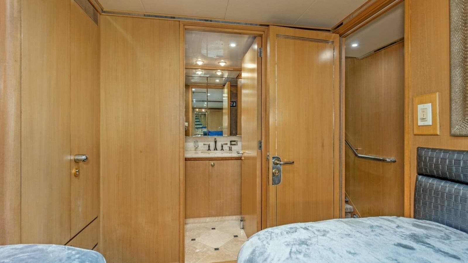 1989 116' Feadship "Boss"- Starboard Guest Stateroom