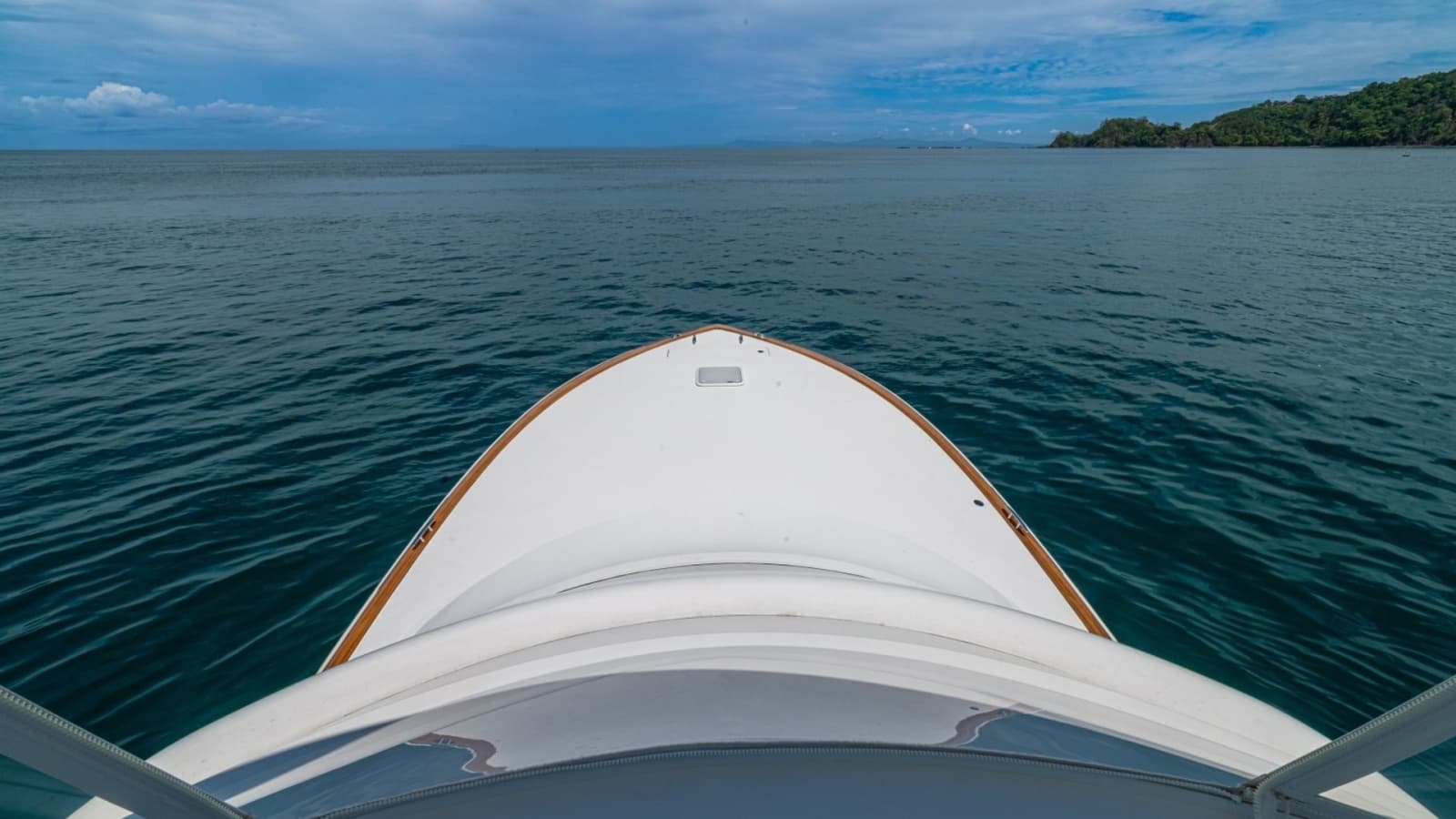 2023 Viking 46 Billfish Bow